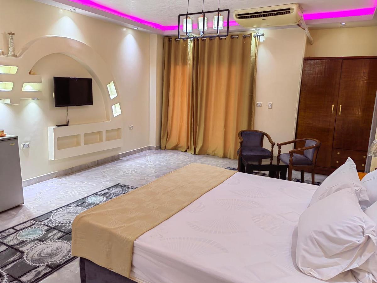 Gem Overlooking Inn Nazlet el Simman ภายนอก รูปภาพ