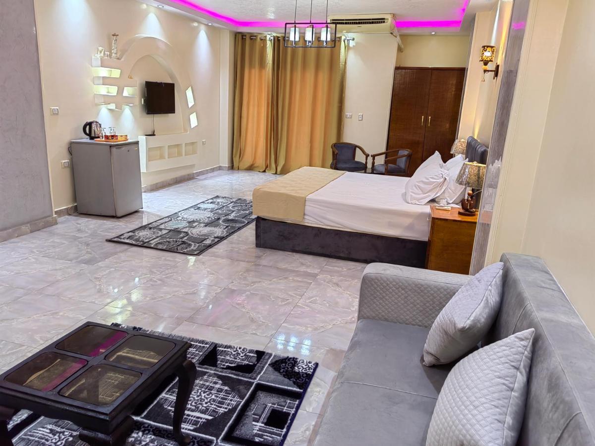 Gem Overlooking Inn Nazlet el Simman ภายนอก รูปภาพ