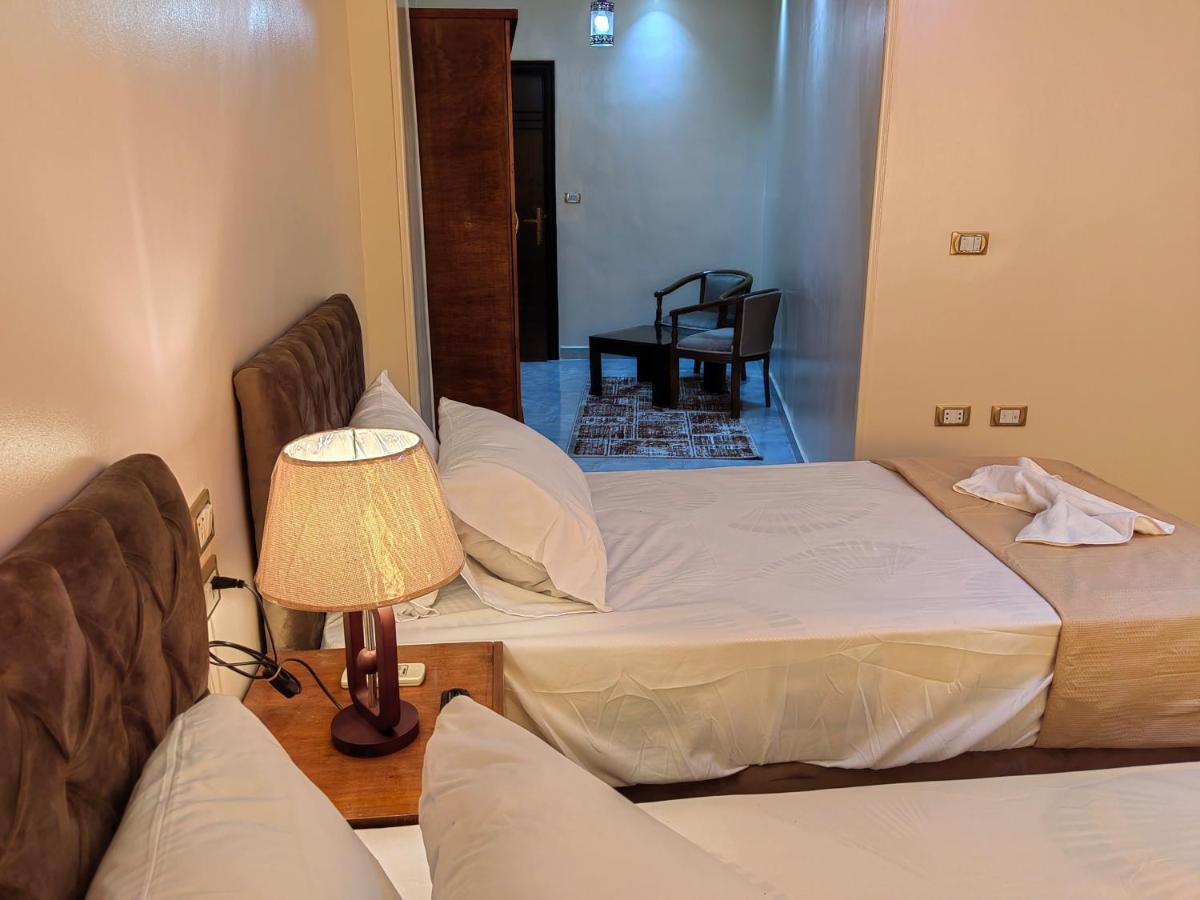 Gem Overlooking Inn Nazlet el Simman ภายนอก รูปภาพ