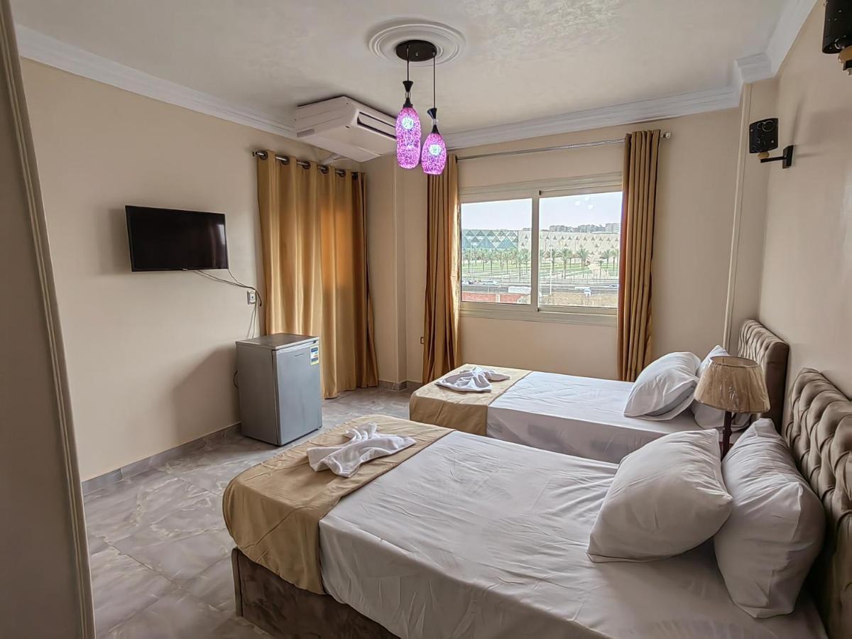 Gem Overlooking Inn Nazlet el Simman ภายนอก รูปภาพ